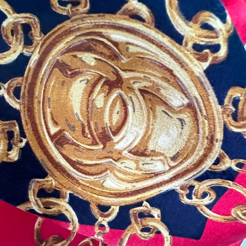 Chanel Scarf Wrap - Picture 5 of 6